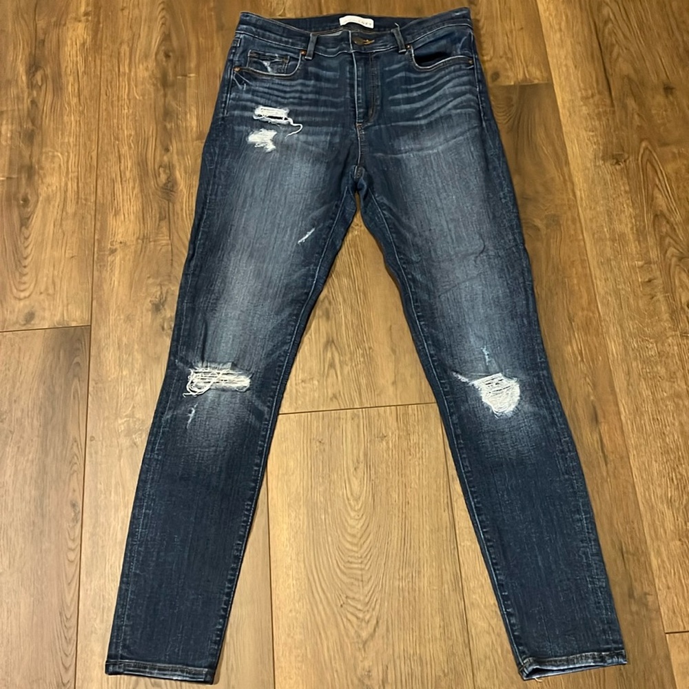 PRICE REDUCED
LOFT Ladies 28